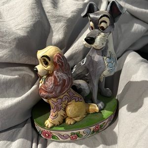 lady and the tramp statue